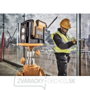 DCE0825D1G Aku křížový a pětibodový laser, 10.8 V, 2,0 Ah, zelený paprsek, 20-50 m, DeWALT + kufor Náhľad