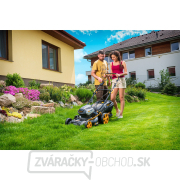 Riwall PRE RALM 4640SPi aku 40 V trávna kosačka 4v1 s pojazdom a bezuhlíkovým motorom náhled