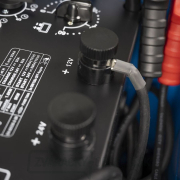 Nabíjačka autobatérií a štartovací vozík V 621 C náhled