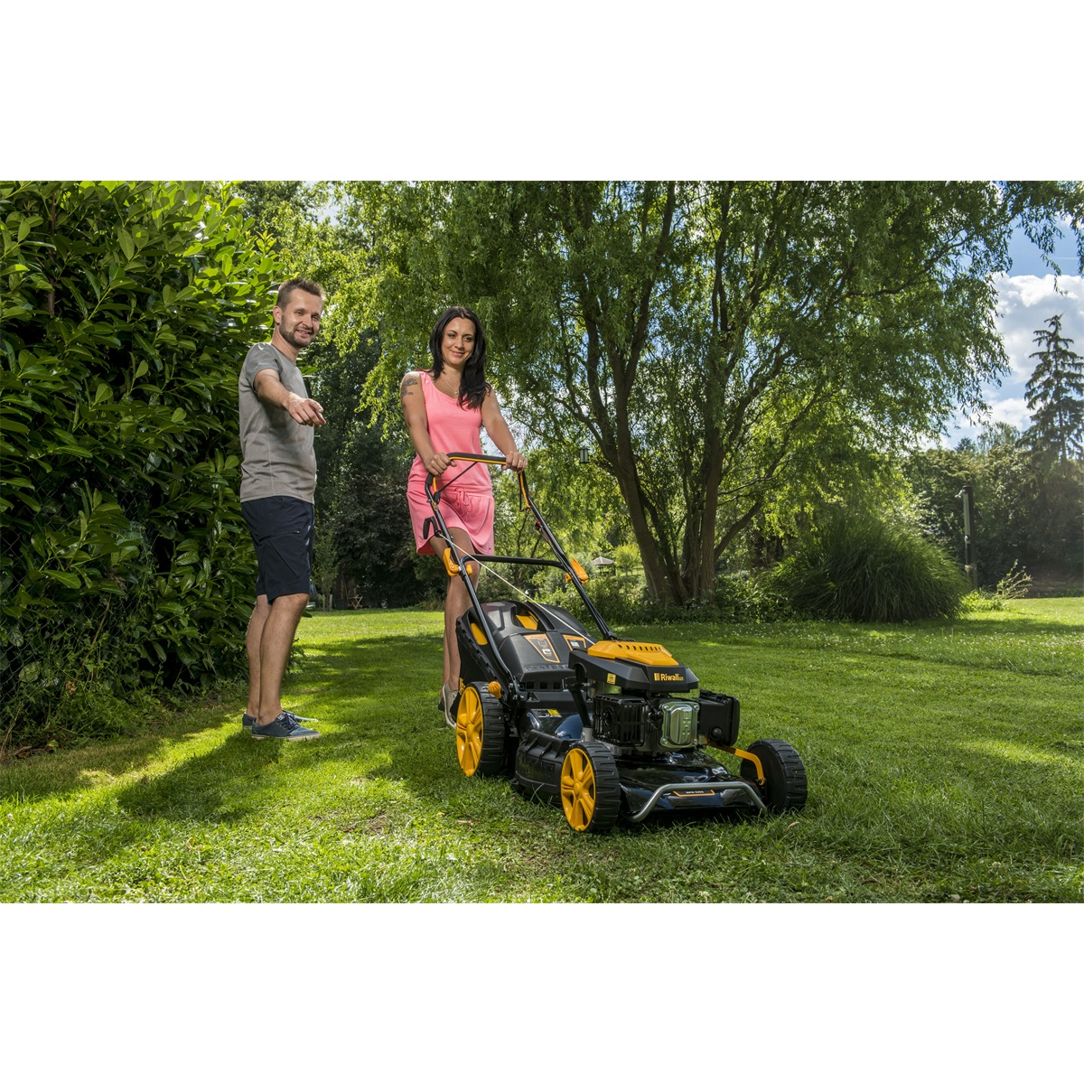 Benzínová kosačka na trávu Riwall PRO RPM 5355 4v1 s pojazdom Náhľad