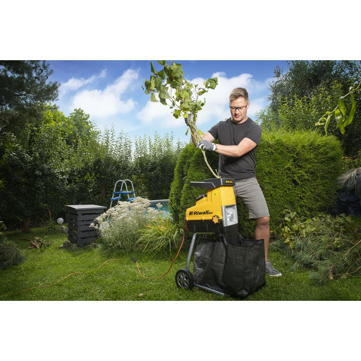 Riwall PRE RES 3044 elektrický valcový drvič konárov 3000 W Náhľad