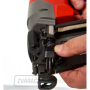 Milwaukee Aku klincovačka M18 CN15GA-202x náhled