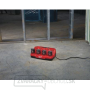 Milwaukee M12 C4 nabíjačka sa 4 porty Náhľad