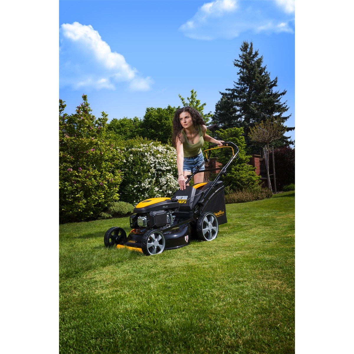 Benzínová kosačka na trávu Riwall PRO RPM 5155 PRO 4v1 s pojazdom Náhľad