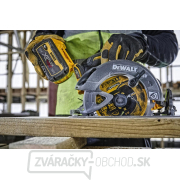 Aku kotúčová píla 54V bez aku DeWALT DCS578NT Náhľad