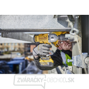 Aku rázový uťahovák 18V bez aku DeWALT DCF897NT náhled