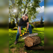 Riwall PRO RPCS 5140 SET reťazová píla s benzínovým motorom 49 cm3 + náhradná reťaz + rukavice + okuliare Náhľad