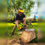 Riwall PRO RPCS 5140 SET reťazová píla s benzínovým motorom 49 cm3 + náhradná reťaz + rukavice + okuliare náhled