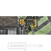 Bezuhlíková aku vŕtačka DeWALT DCD800E2T (2x aku PowerStack) 90 Nm Náhľad