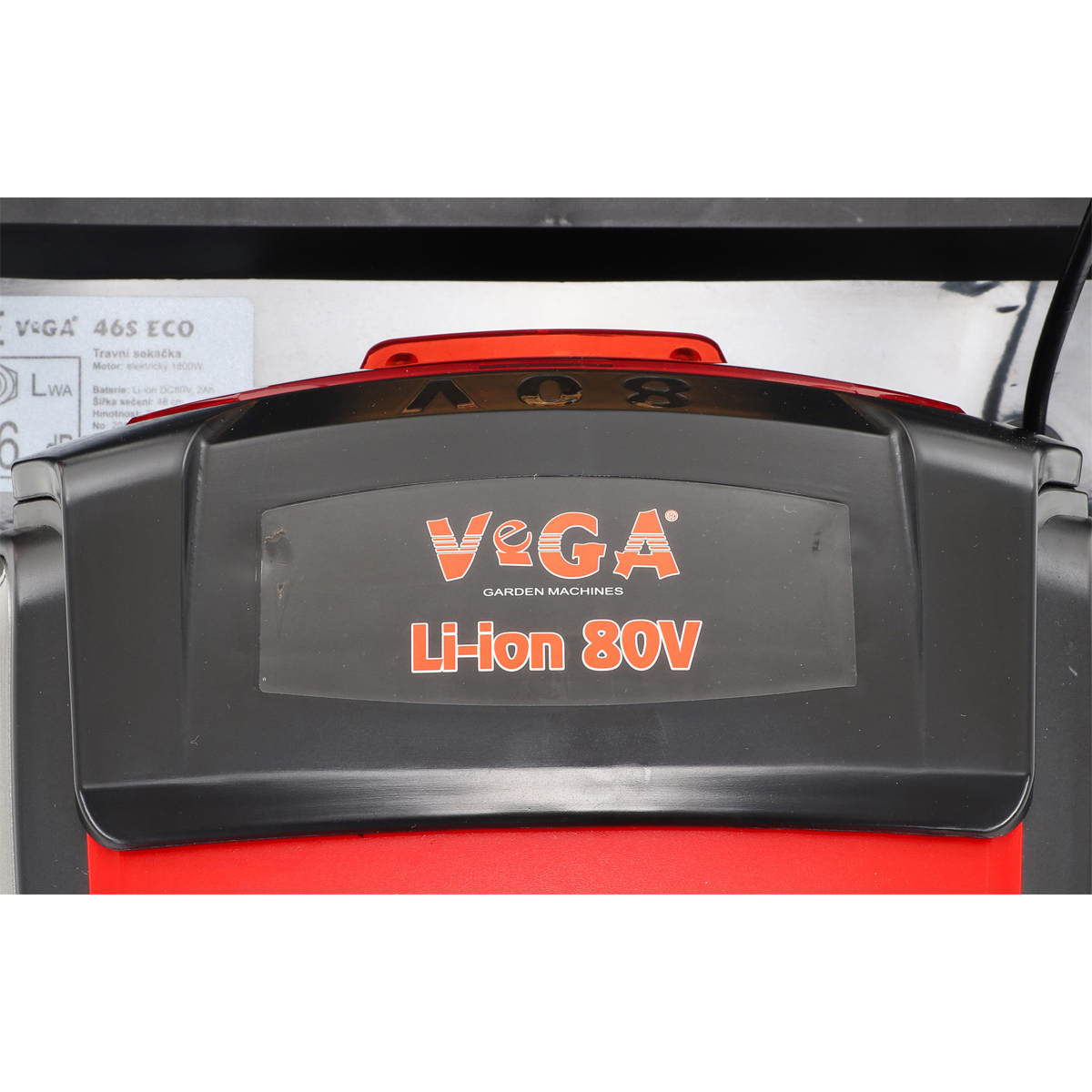 Akumulátorová kosačka na trávu VeGA 46S ECO 80V 6in1 + AKU set Náhľad