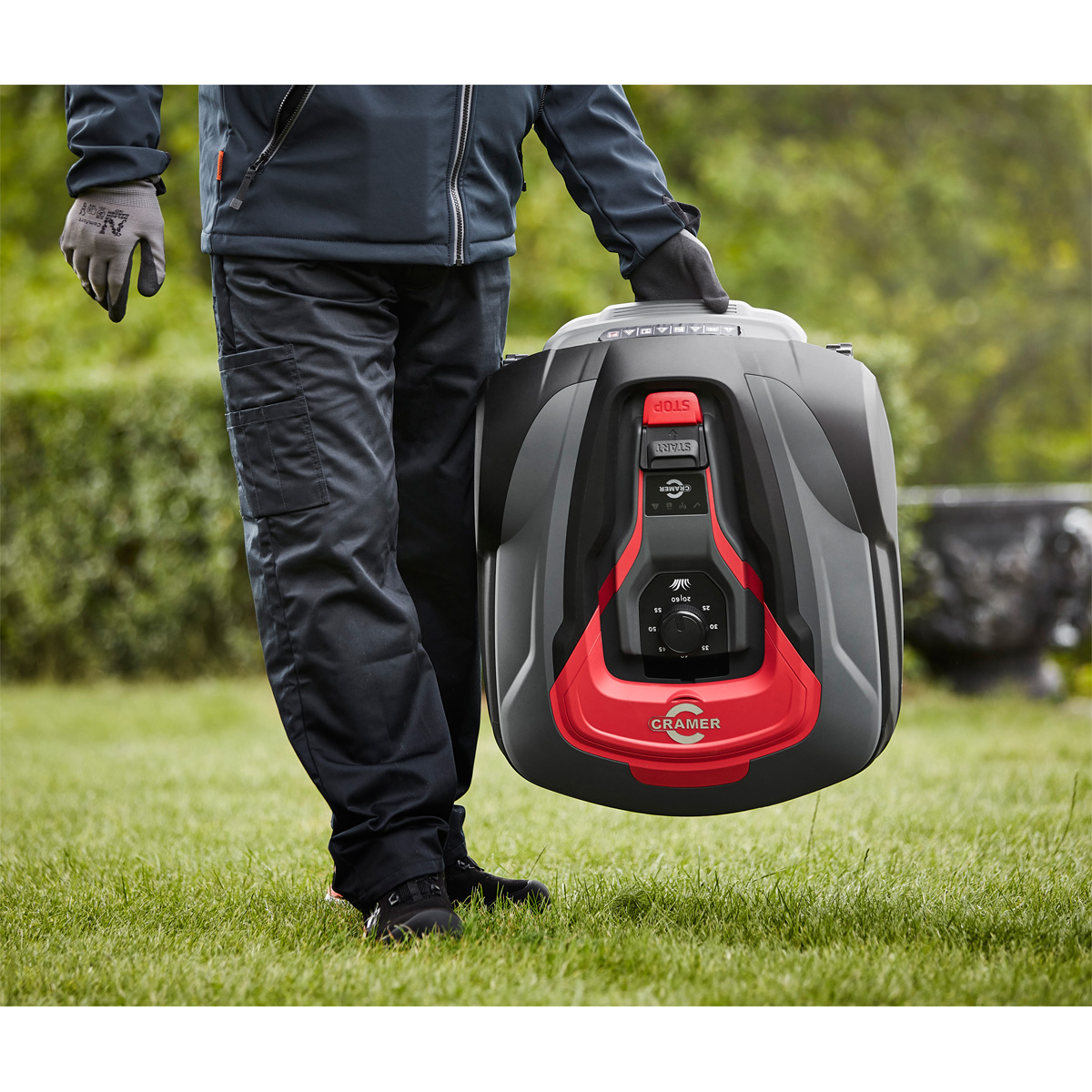 Robotická kosačka na trávu CRAMER RM2700 Náhľad