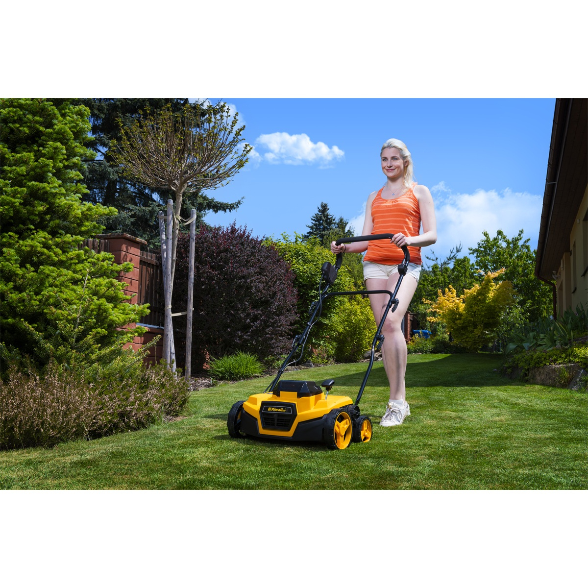 Riwall PRO RAV 3820i aku trávny prevzdušňovač 2x20 V (bez batérie a nabíjačky) Náhľad
