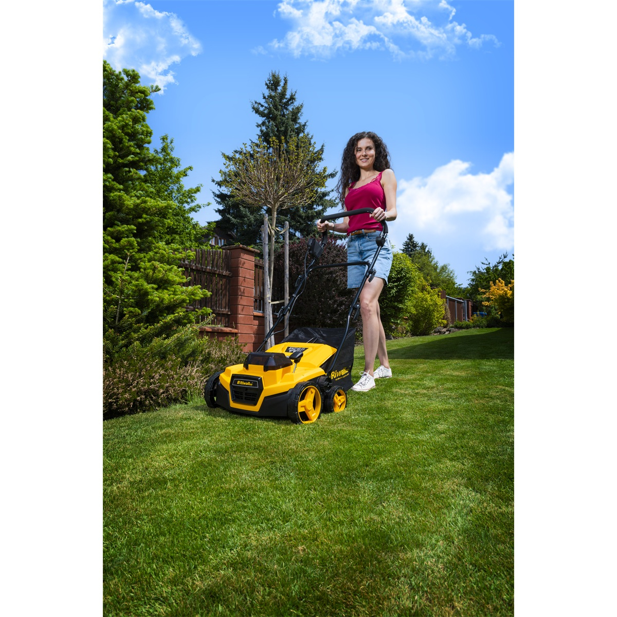 Riwall PRO RAV 3820i aku trávny prevzdušňovač 2x20 V (bez batérie a nabíjačky) Náhľad