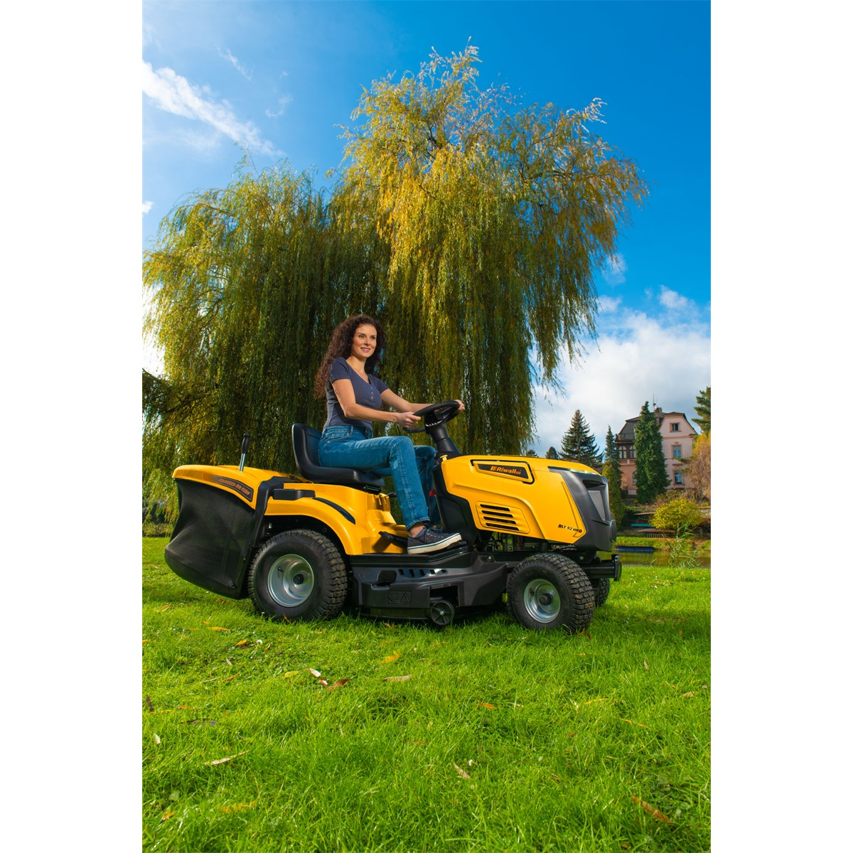 Riwall PRO RLT 92 HRD trávny traktor 92 cm so zadným vyhadzovaním a hydrostatickou prevodovkou Náhľad