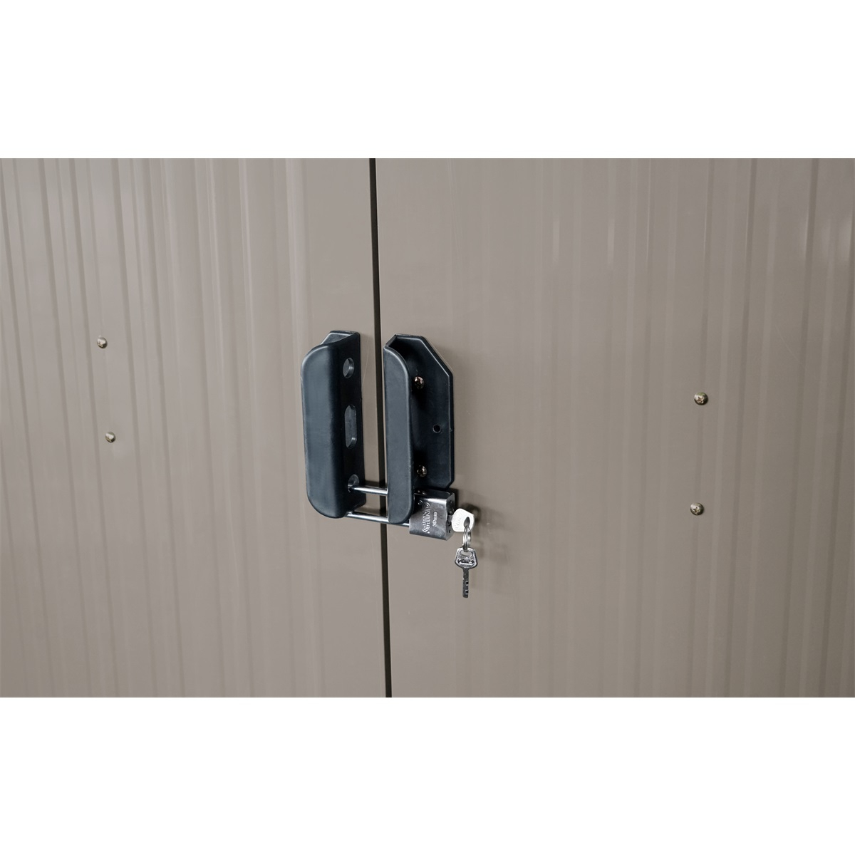 Riwall PRO RMSA 6x8 Brown záhradný domček kovový 2,4 x 1,7 m so sedlovou strechou hnedý Náhľad