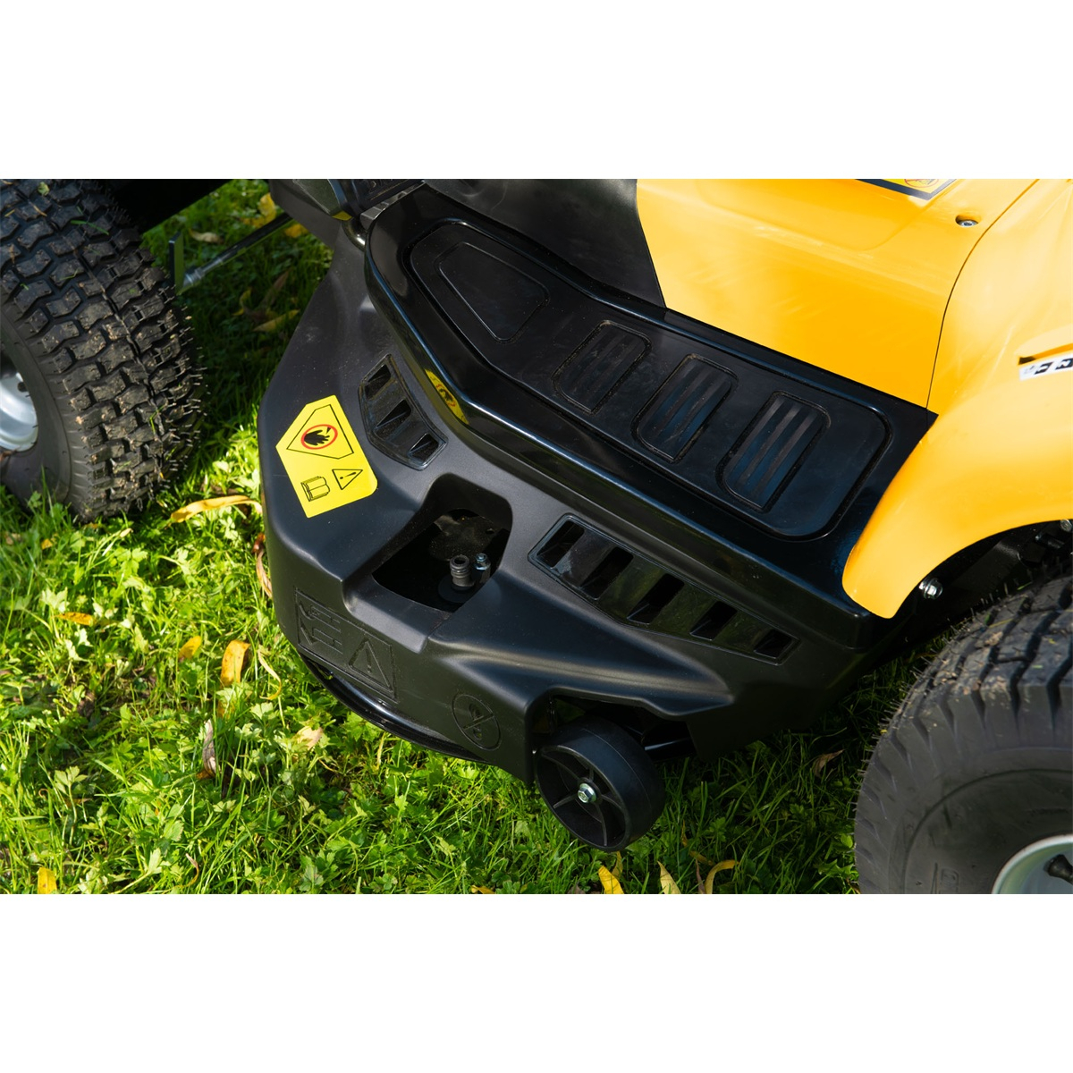 Riwall PRO RLT 102 HRD TWIN dvojvalcový trávny traktor 102 cm so zadným vyhadzovaním a hydrostatickou prevodovkou Náhľad