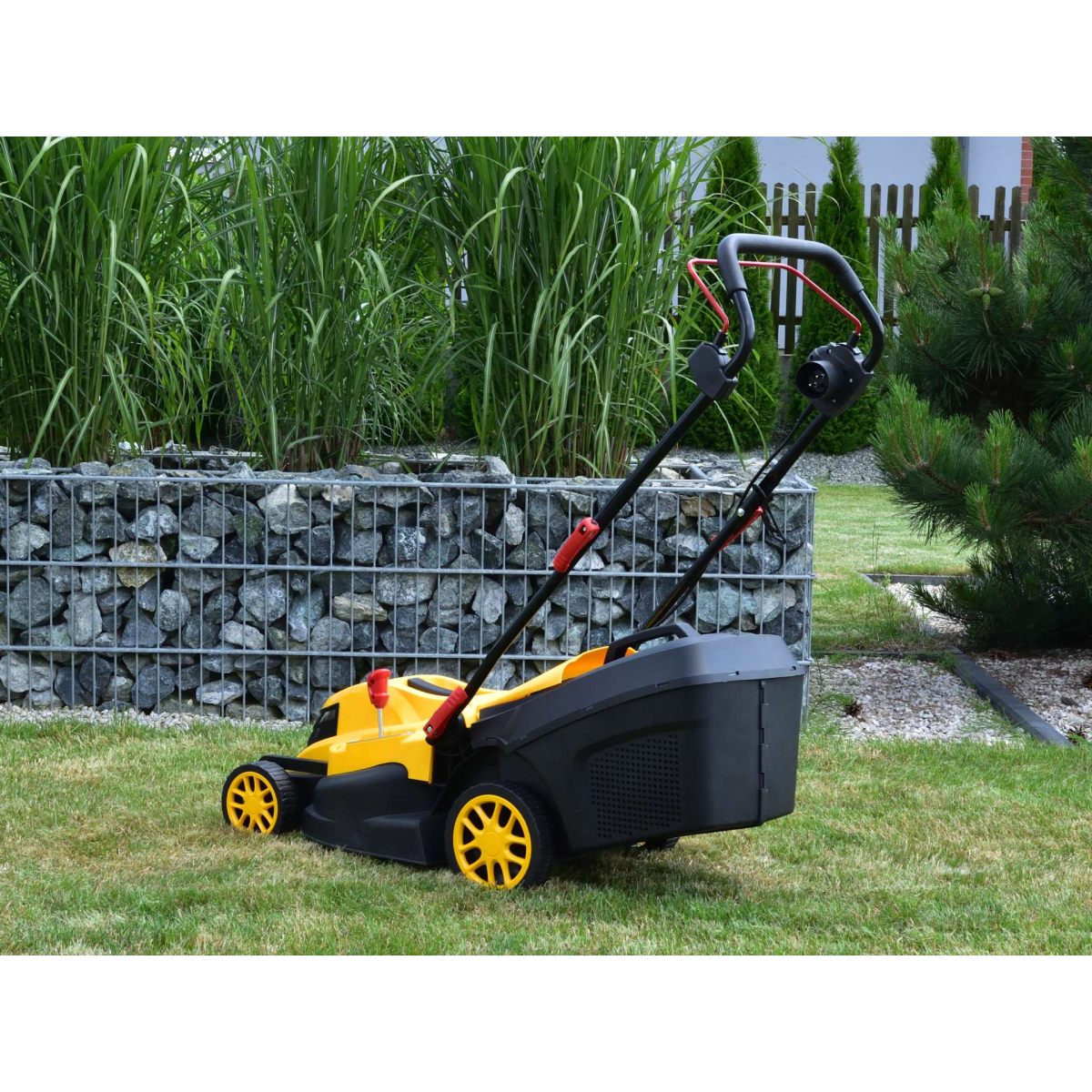 Kosačka na trávu STRONG Geko G83028, 38 cm  Náhľad