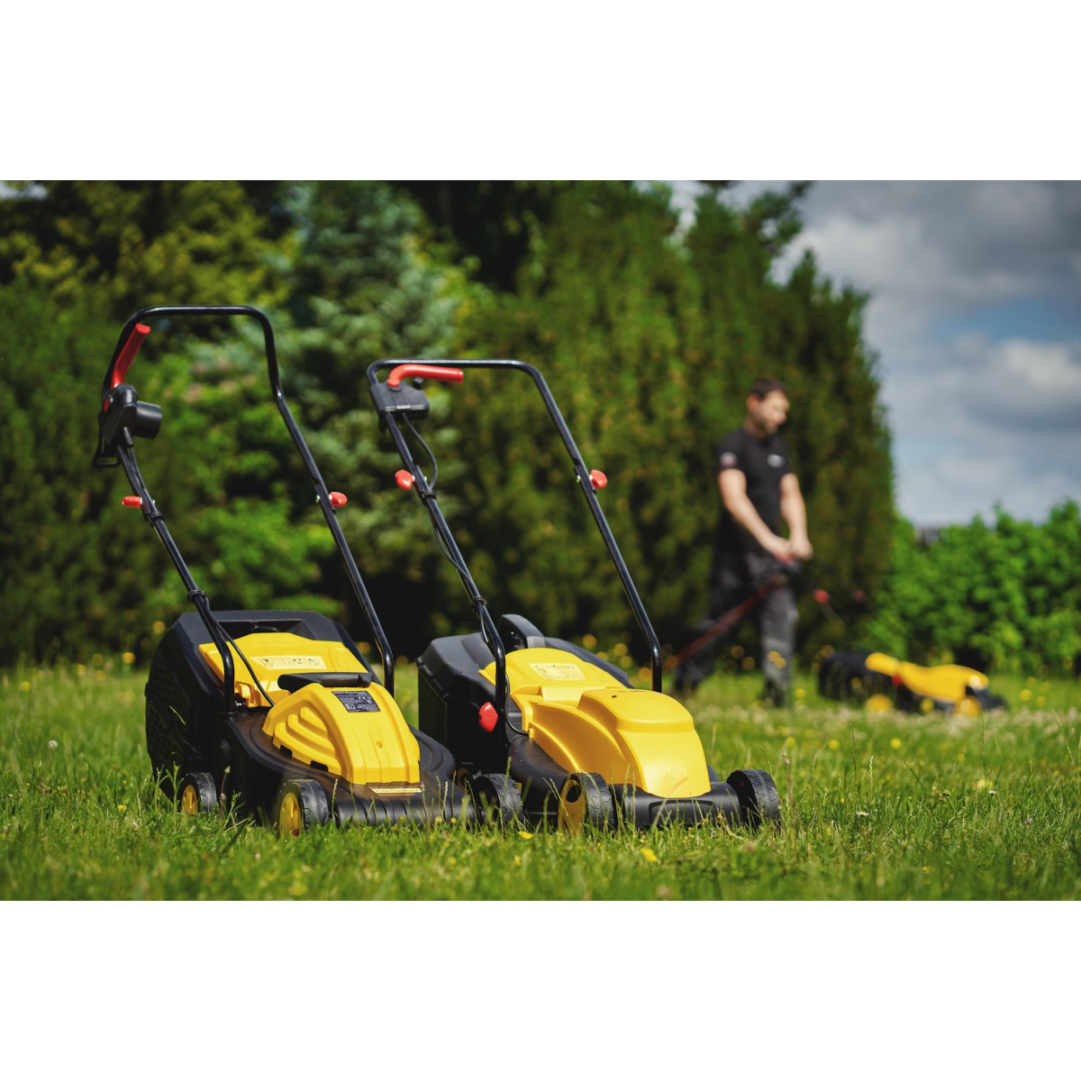 GEKO G83027 - Elektrická kosačka na trávu, 1200W, 32 cm Náhľad