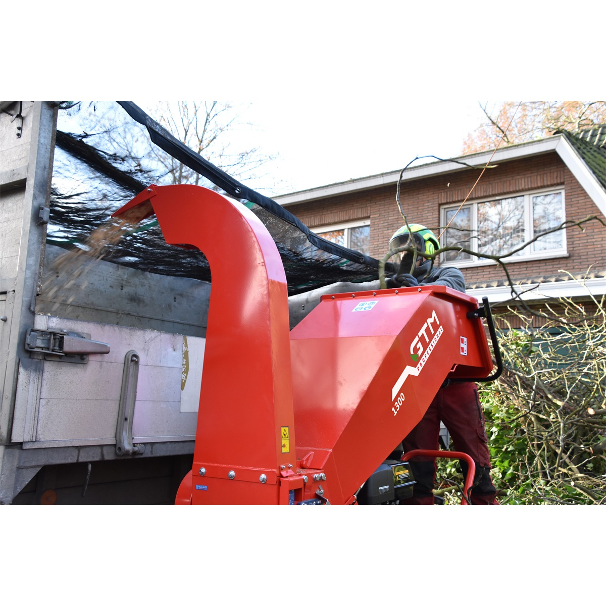 Drvič konárov s benzínovým motorom GTM GTS 1300G Náhľad