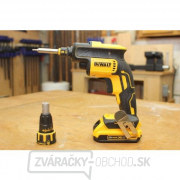 Akumulátorový skrutkovač na sadrokartón 18 V Li-Ion 2x2,0 Ah DeWALT DCF620D2 Náhľad