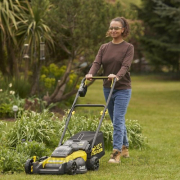 Akumulátorová kosačka 2xV20 18V 2x4,0Ah Stanley FatMax SFMCMW2651M náhled