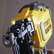 Akumulátorová klincovačka V20 18V 2x2,0Ah Stanley FatMax SFMCN616D2K náhled