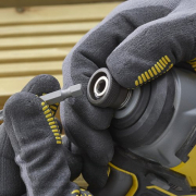 Rázový uťahovák V20 18V 2x2,0Ah Stanley FatMax SFMCF810D2K náhled