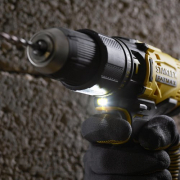 Akumulátorová príklepová vŕtačka V20 18V 2x2,0Ah, príslušenstvo Stanley FatMax SFMCD711DSA náhled