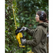 Akumulátorové nožnice na živý plot V20 18V bez batérie Stanley FatMax SFMCHT855B Akumulátorové nožnice na živý plot V20 18V bez batérie Stanley FatMax SFMCHT855B náhled