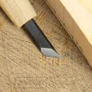 Japonské rezbárske mini-dláto SENKICHI so šikmou čepeľou - 7,5 mm Japonské rezbárske mini-dláto SENKICHI so šikmou čepeľou - 7,5 mm náhled