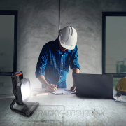 Solight LED reflektor 20W, prenosný, nabíjací, 2000lm, oranžovo-čierny Náhľad