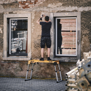 Multifunkčný skladací stôl a plošina STRONGBOLD StrongBench B910 náhled