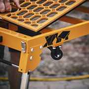 Multifunkčný skladací stôl a plošina STRONGBOLD StrongBench B910 náhled