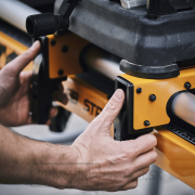 Stojan STRONGBOLD StrongRail B920 pre pokosovú pílu Stojan STRONGBOLD StrongRail B920 pre pokosovú pílu náhled