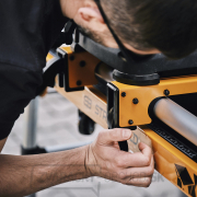 Stojan STRONGBOLD StrongRail B920 pre pokosovú pílu Stojan STRONGBOLD StrongRail B920 pre pokosovú pílu náhled