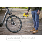 Ručný akumulátorový kompresor V20 18V bez batérie Stanley FatMax SFMCE521B náhled