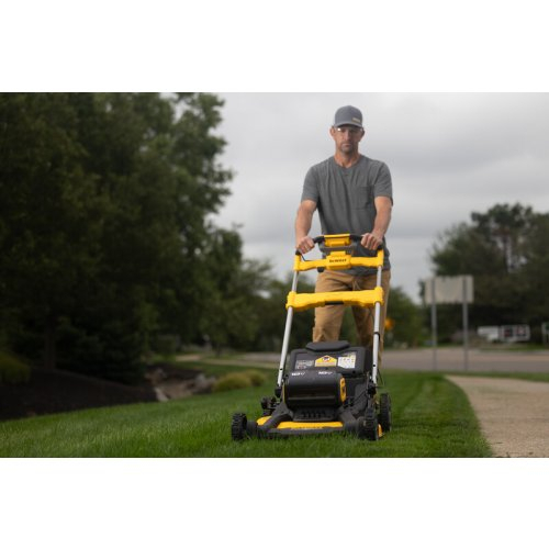 Akumulátorová kosačka s pojazdom 2x18V 2x8,0Ah DeWALT DCMWSP156W2 Náhľad