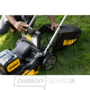 Akumulátorová kosačka 2x18V 2x8,0 Ah DeWALT DCMWP134W2 Akumulátorová kosačka 2x18V 2x8,0 Ah DeWALT DCMWP134W2 náhled