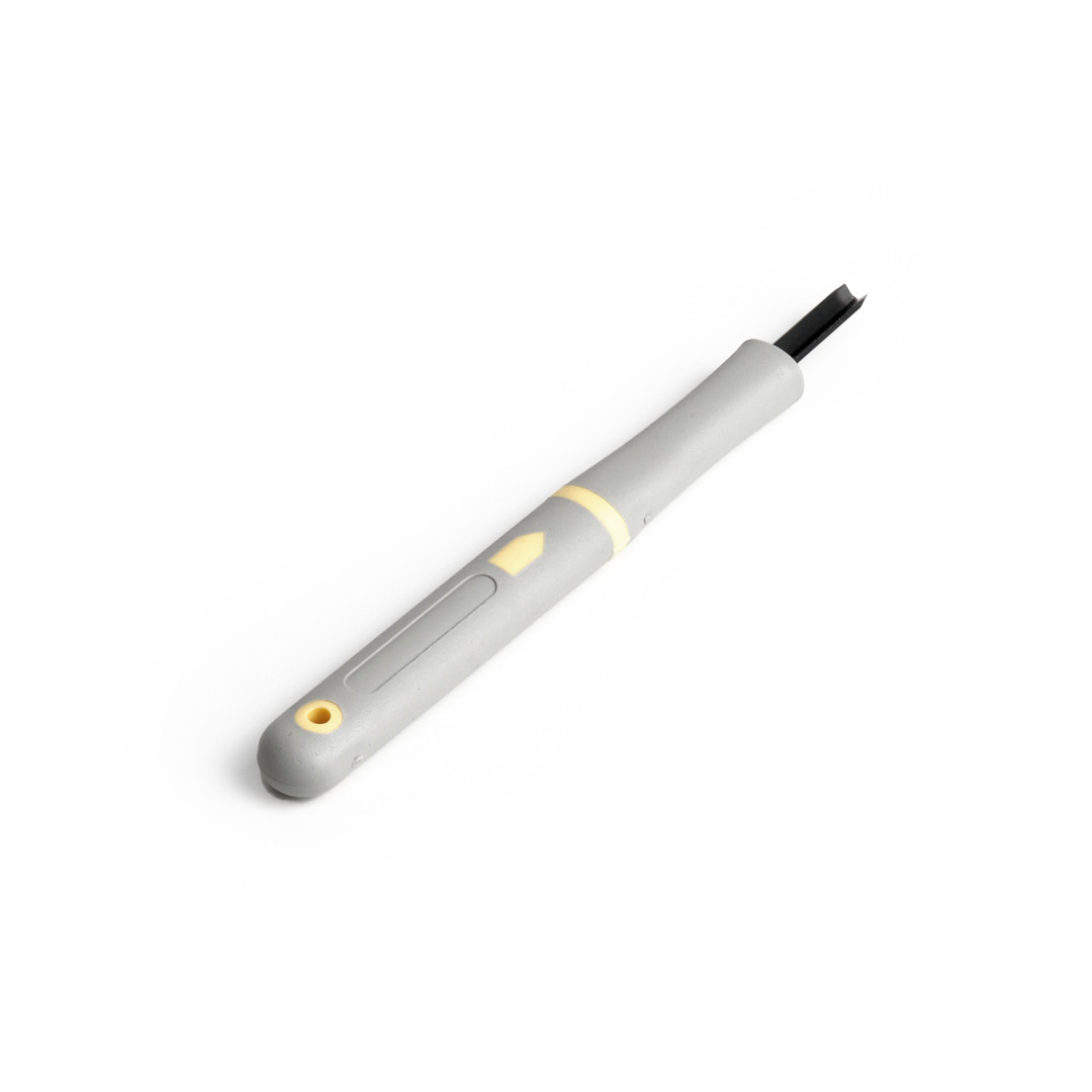 Japonské rezbárske mini-dláto MARUICHI s V čepeľou - 4,5 mm