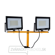 2x100W LED svetlomet s teleskopickým konštrukčným stojanom a káblom - studená biela farba 6500K (1) náhled