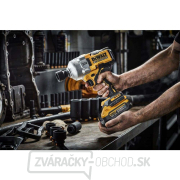 AKU rázový uťahovák s veľkým momentom DeWALT DCF961H2G 18V, 2x5Ah, nabíjačka, PUR AKU rázový uťahovák s veľkým momentom DeWALT DCF961H2G 18V, 2x5Ah, nabíjačka, PUR náhled
