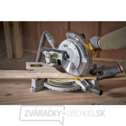 Pokosová píla 254 mm 1650 W Stanley SM1650 náhled