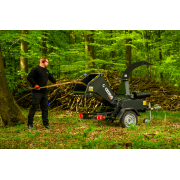 Hahn & Sohn Cedrus R13 - profesionálny prívesný drvič konárov s benzínovým motorom Loncin 18 kW náhled