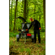 Hahn & Sohn Cedrus R13 - profesionálny prívesný drvič konárov s benzínovým motorom Loncin 18 kW náhled