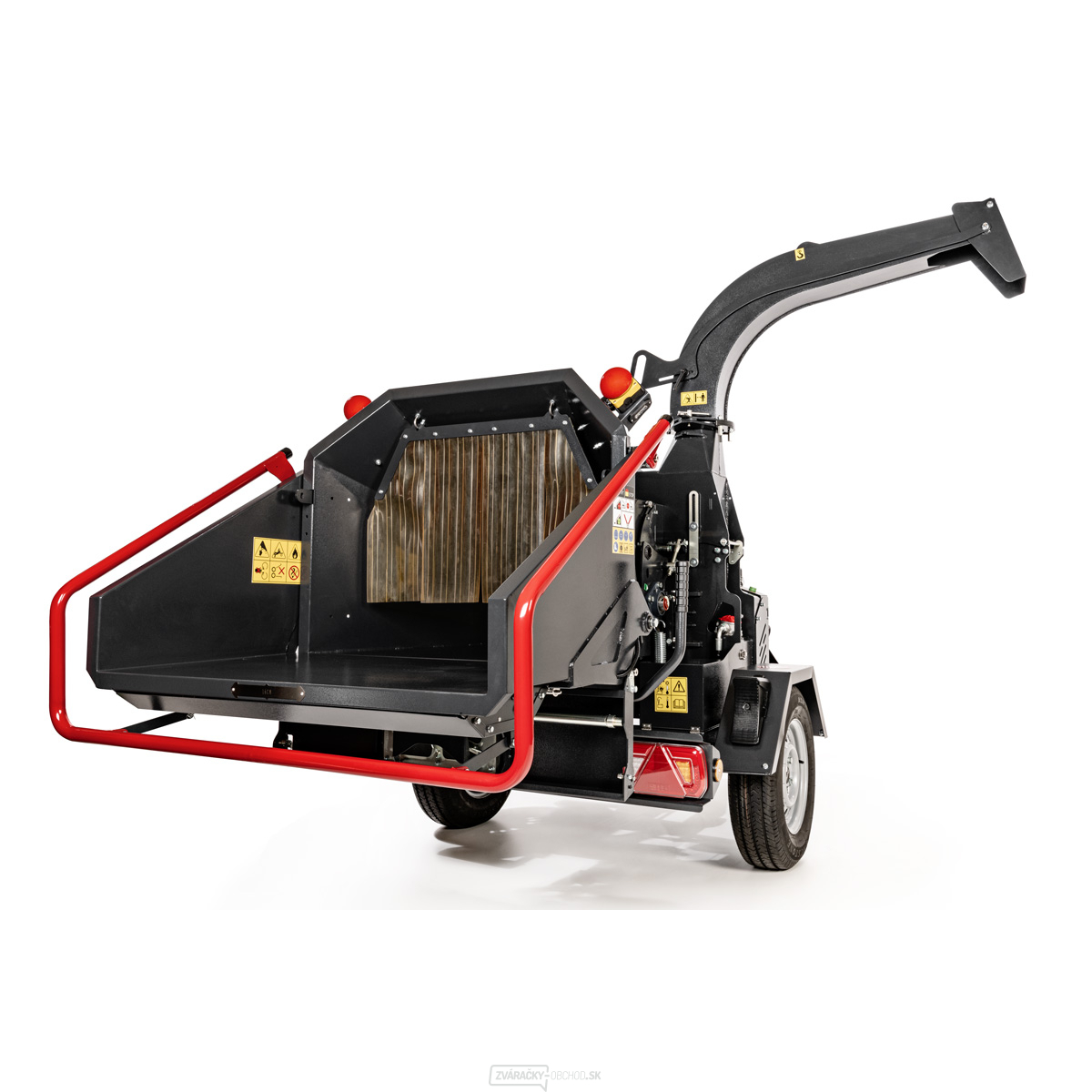 Hahn & Sohn Cedrus RBD16 - profesionálny bubnový drvič konárov s hydraulickým podávačom a prívesom kategórie B