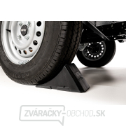 Hahn & Sohn Cedrus RBD16 - profesionálny bubnový drvič konárov s hydraulickým podávačom a prívesom kategórie B náhled