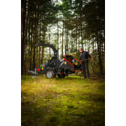 Hahn & Sohn Cedrus RBD16 - profesionálny bubnový drvič konárov s hydraulickým podávačom a prívesom kategórie B náhled