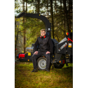 Hahn & Sohn Cedrus RBD16 - profesionálny bubnový drvič konárov s hydraulickým podávačom a prívesom kategórie B náhled