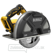 184mm kotúčová píla DeWALT na rezanie kovov s bezuhlíkovým motorom 18V XR - 2 x akumulátor POWERSTACK s kapacitou 5 Ah Náhľad