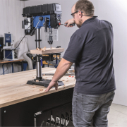 Scheppach TBM 300 Vario stojanová vŕtačka s krížovým laserom a LED osvetlením Náhľad